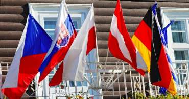 These countries do not allow renouncing citizenship