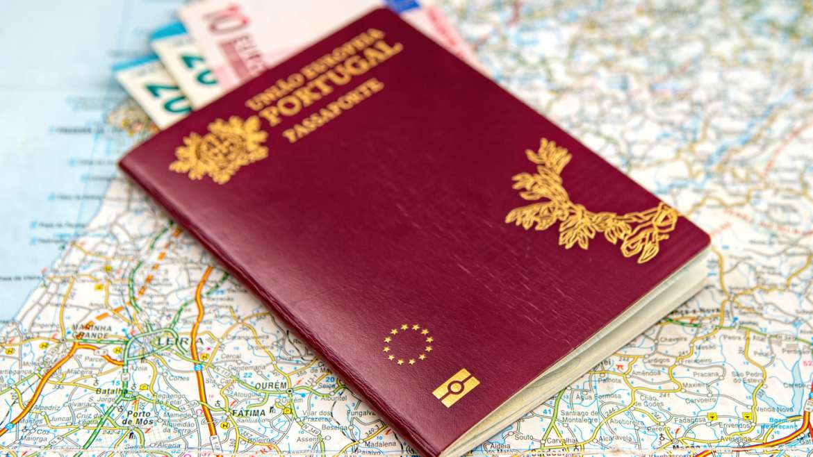 Can Golden visa Investors get Portuguese Citizenship?